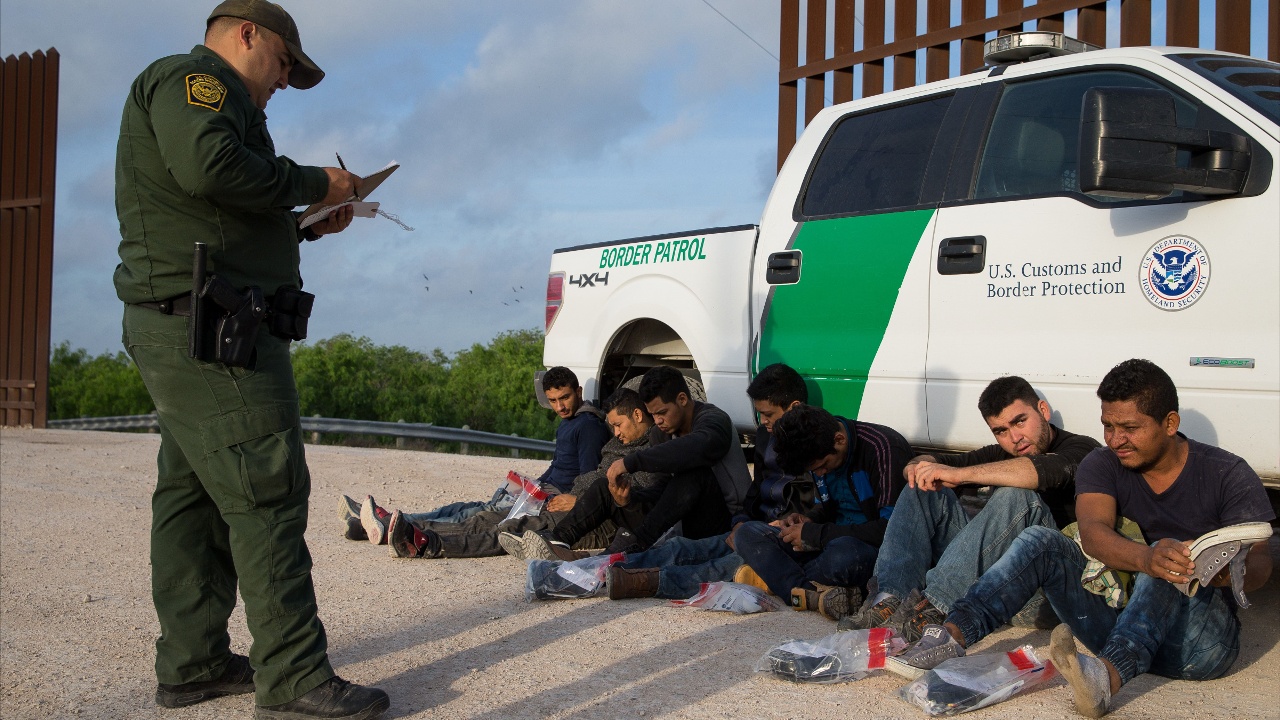 Дональд Трамп призвал Мексику помочь США на границе
