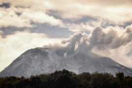 Чилийцев беспокоит вулкан Чильян