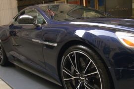 Дэниэл Крейг выставляет на аукцион любимый Aston Martin