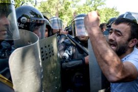 Армянская оппозиция вступила в стычку с полицией: есть пострадавшие