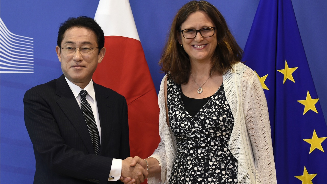 ЕС торопится заключить торговое соглашение с Японией