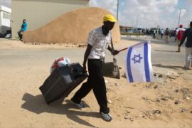 Договориться не удалось: Израиль не будет депортировать нелегалов