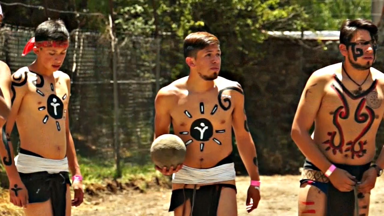 В футбол по-древнеиндейски сыграли в Теотиуакане