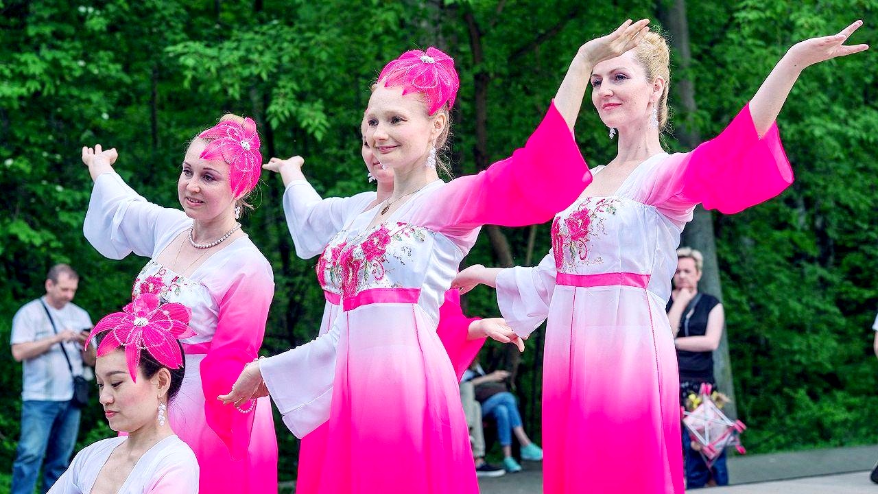 Праздник от Нью-Йорка до Москвы: Всемирный день Фалунь Дафа