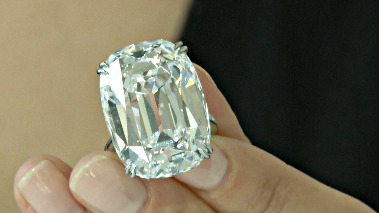 Кольцо с бриллиантом ушло с молотка за 6,5 млн долларов