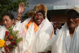 Непальский шерпа взобрался на Эверест в рекордный 22-й раз