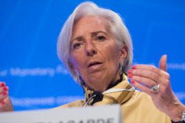 Глава МВФ: госдолг угрожает экономикам мира