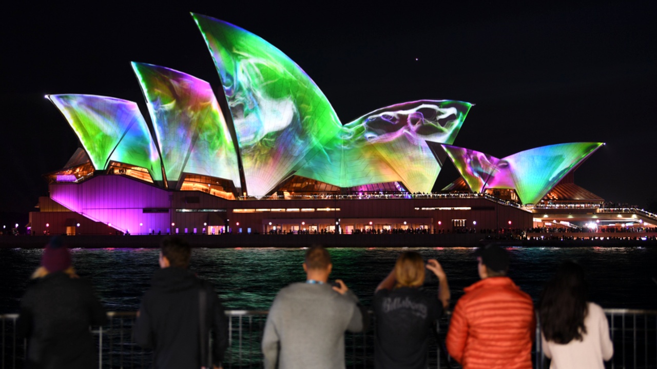 «Яркий Сидней»: австралийский фестиваль света отмечает юбилей