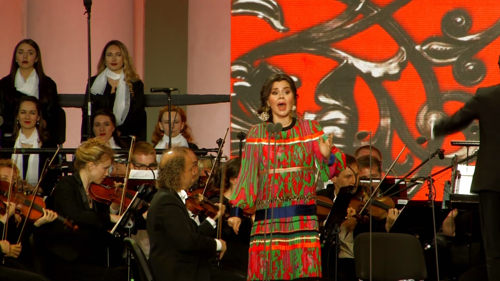 Мировые звёзды оперы поздравили Петербург с юбилеем Мировые звёзды оперы поздравили Петербург с юбилеем