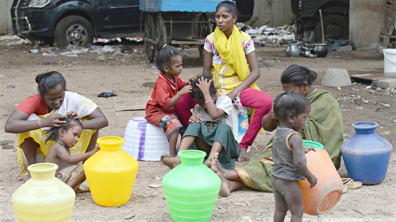 Водный кризис в Индии: жители Шимлы ждут воды по шесть дней