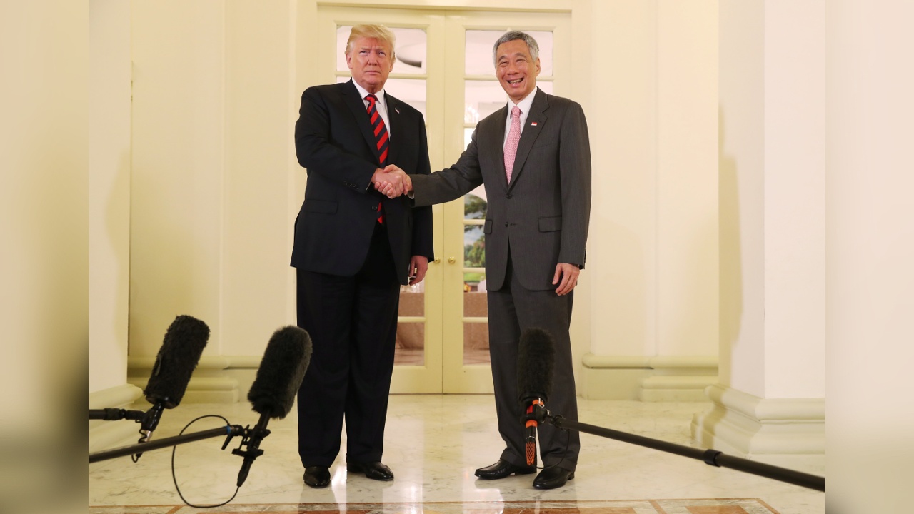 Дональд Трамп встречается с чиновниками в преддверии саммита с Кимом