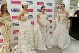 Конкурс свадебных платьев из туалетной бумаги прошёл в Нью-Йорке