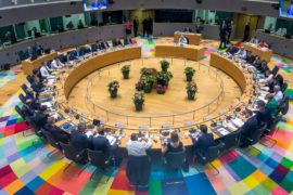 Напряжённый саммит ЕС по миграции: страны утвердили итоговый текст