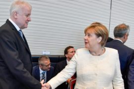 Правящая коалиция Германии смогла договориться по вопросу мигрантов