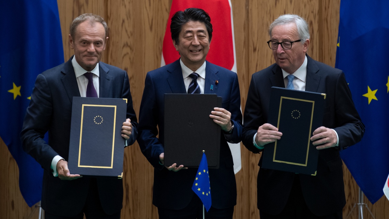 ЕС и Япония подписали соглашение о зоне свободной торговли