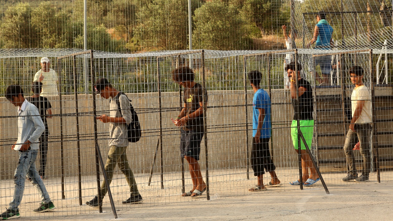 Греция просит у ЕС денег на решение проблемы беженцев