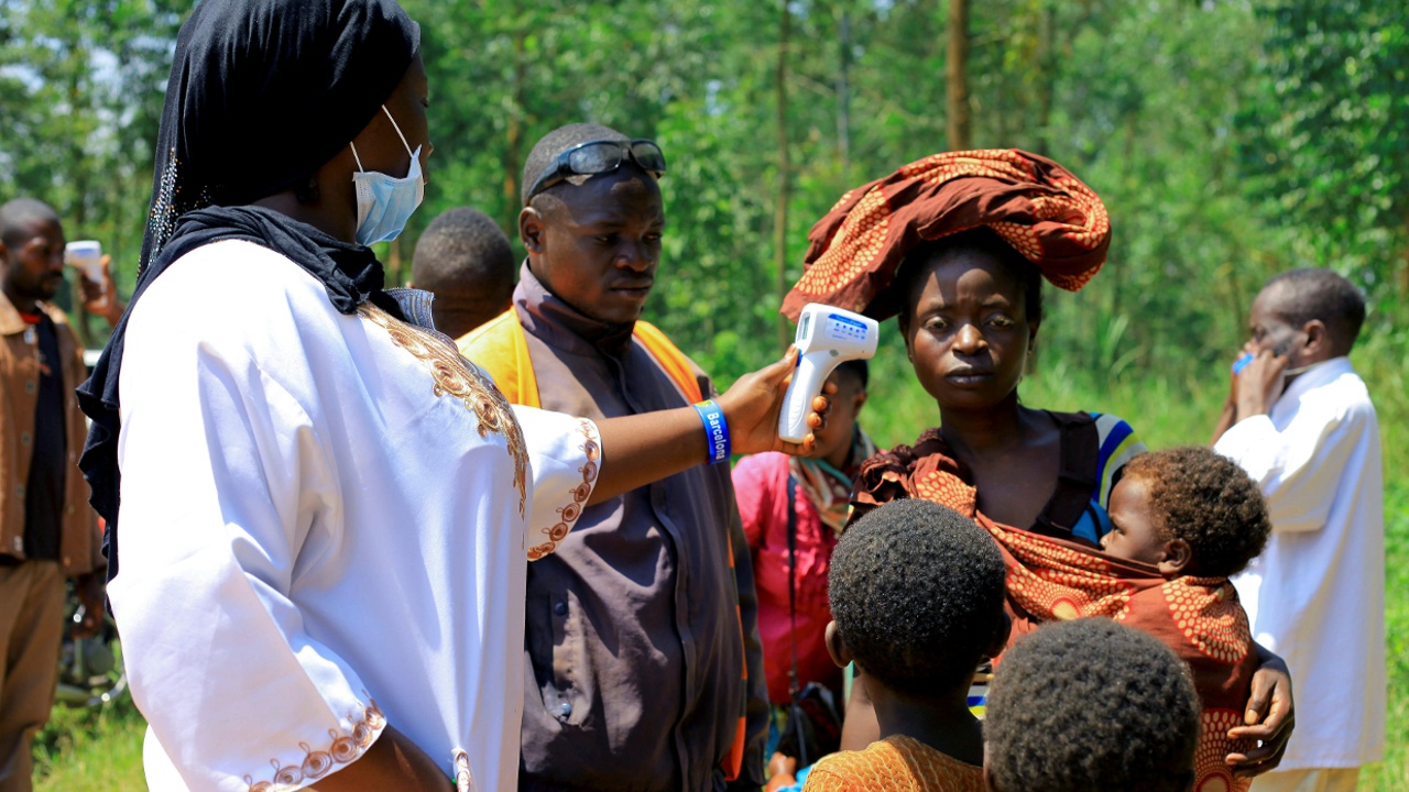На востоке ДР Конго медработников вакцинируют от Эболы