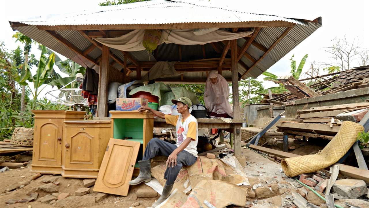 На Ломбоке продолжается разбор завалов, погибших уже более 250