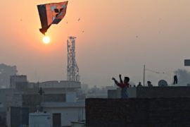Индийцы празднуют День независимости, запуская воздушных змеев
