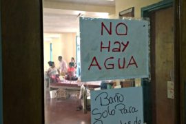 Больница в Каракасе отменяет операции из-за нехватки воды
