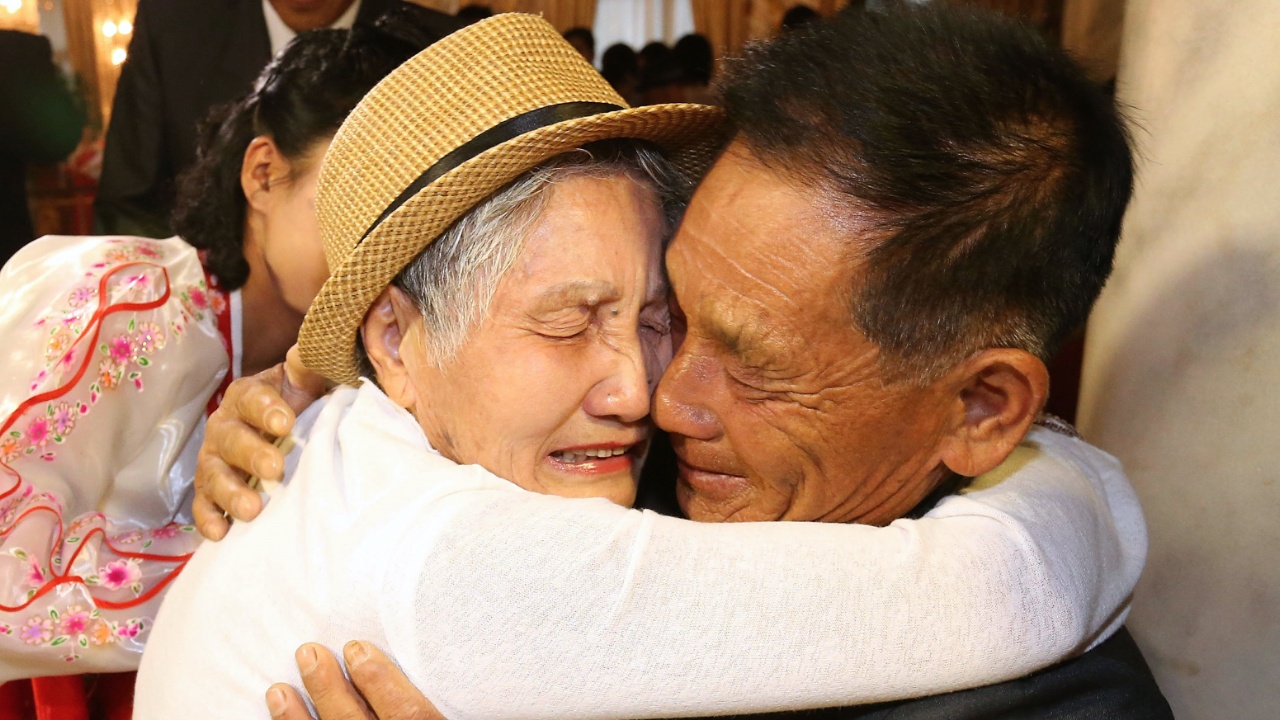 Разделённые Корейской войной семьи встретились впервые за три года