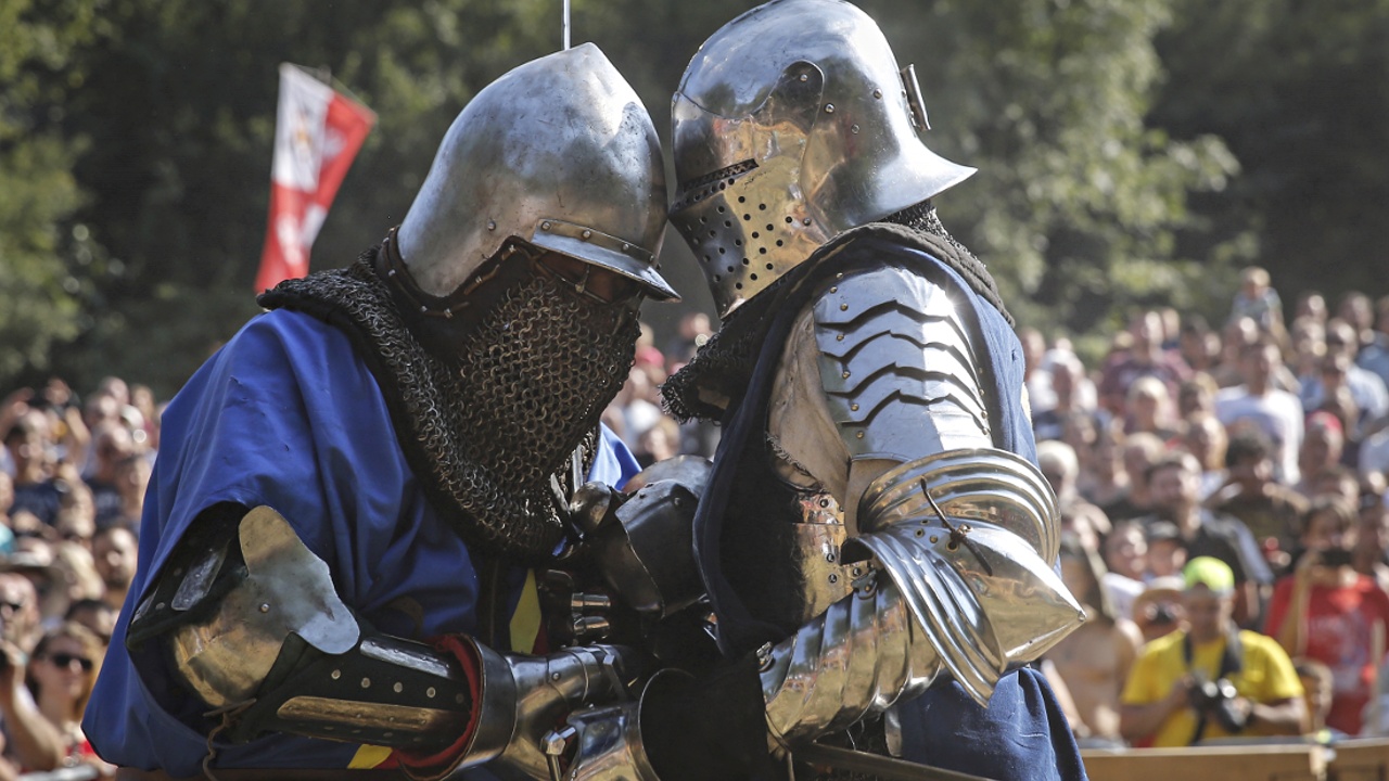 Рыцарские сражения украсили фестиваль средневековья в Сербии