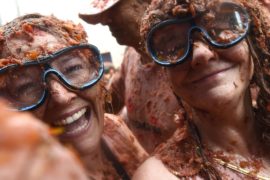 Помидорное побоище: в Испании прошёл фестиваль «Томатина»