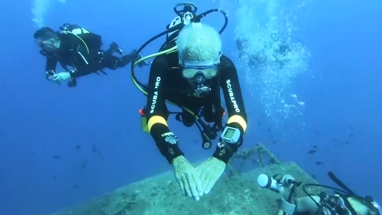 95-летний дайвер побил рекорд как старейший в мире аквалангист