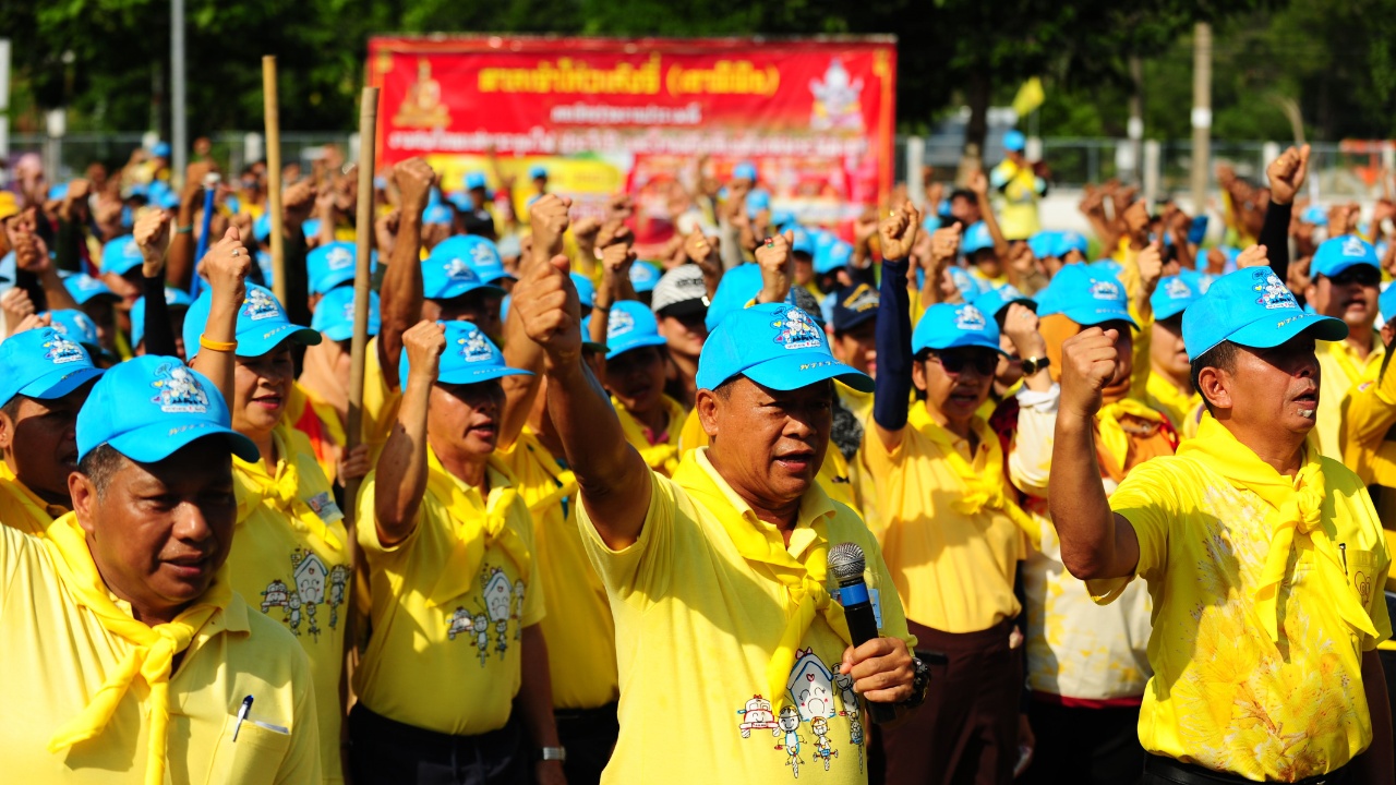 Тайский король обзавёлся четырёхмиллионной армией волонтёров