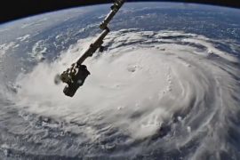 В США готовятся к сильнейшему за десятилетия урагану