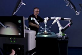 В Великобритании разработали робота-хирурга для малоинвазивных операций