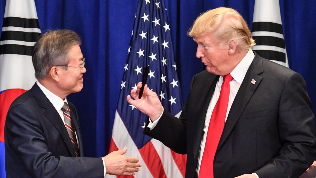 Дональд Трамп назвал великой новую торговую сделку с Южной Кореей