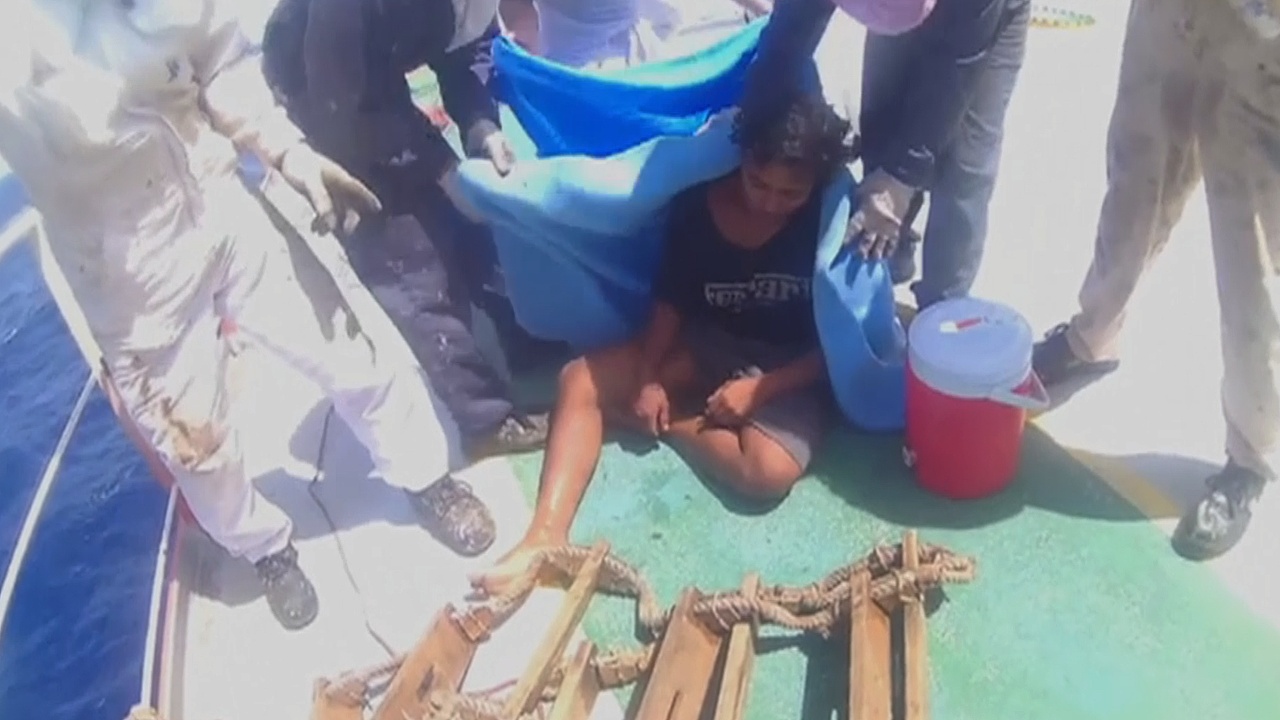 Индонезиец рассказал, как пережил 49 дней дрейфа в открытом море