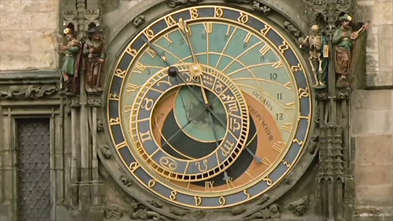 Знаменитые астрономические часы Праги отреставрировали