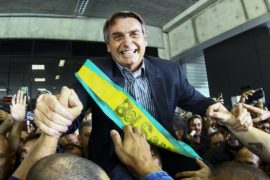 На президентских выборах в Бразилии лидирует крайне правый кандидат