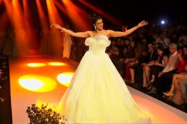 Неделю моды Bombay Times украсила бывшая Мисс Вселенная