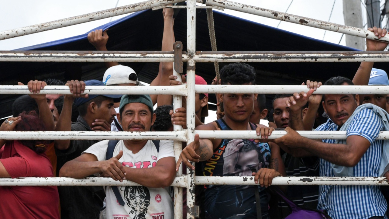 Президент Гватемалы не согласен с требованием Трампа не пропускать мигрантов