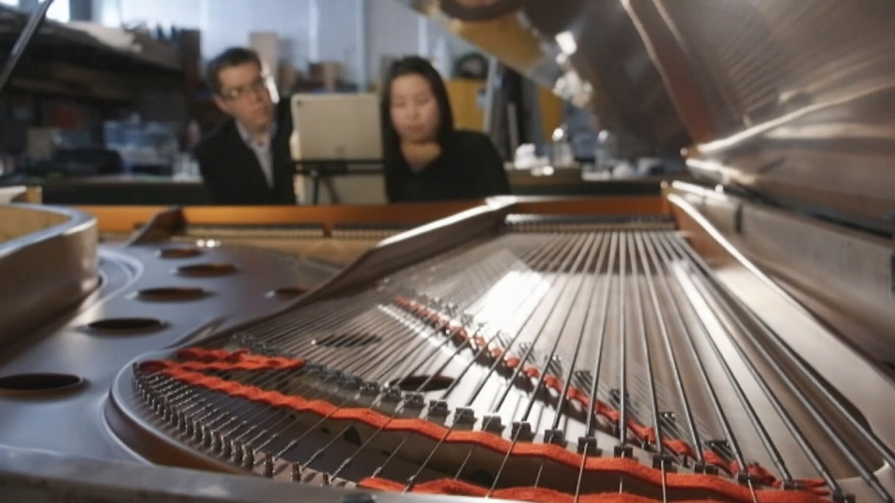 Австралийские мастера сделали первый в мире рояль со 108 клавишами