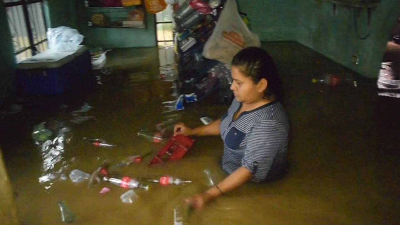 После смертоносного шторма «Висенте» на Мексику движется ураган «Уилла»