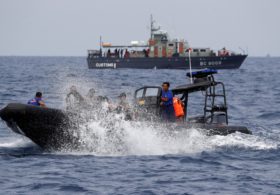У берегов Индонезии продложают искать чёрные ящики упавшего «Боинга»