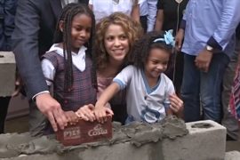 Шакира построит в Колумбии ещё две школы