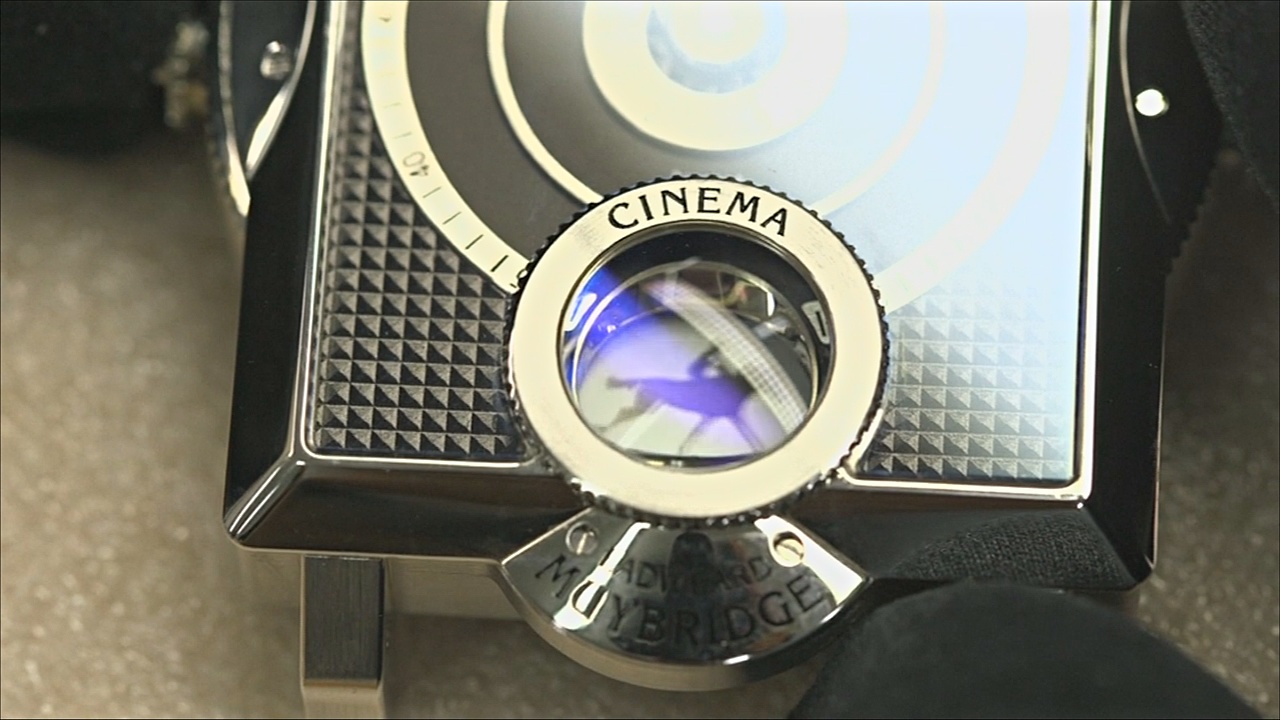 Российский мастер создаёт уникальные часы с усложнённым механизмом