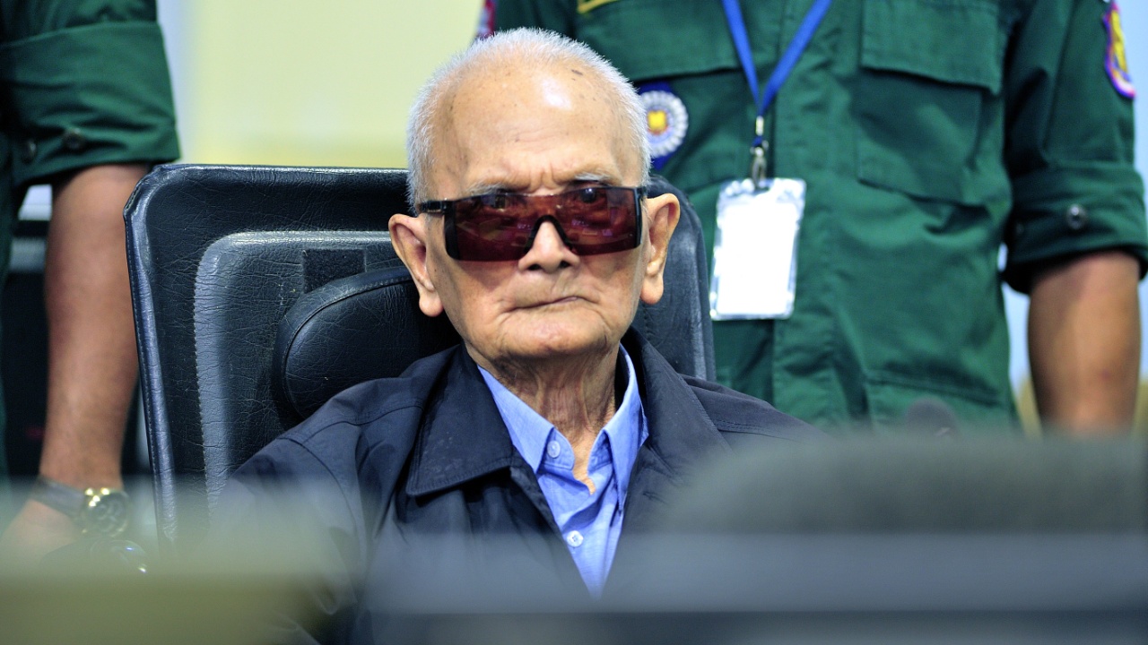 Двух лидеров «красных кхмеров» признали виновными в геноциде