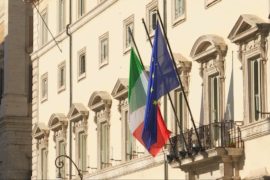Еврокомиссия начала в отношении Италии процедуру на случай чрезмерного дефицита