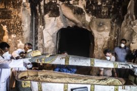 В египетском Луксоре нашли древние гробницы с саркофагами
