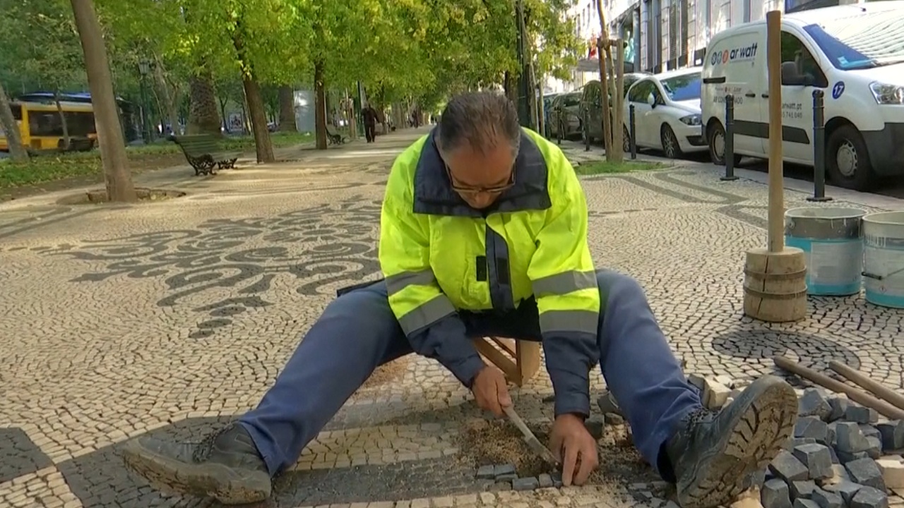 Спасут ли ремесло укладки знаменитого португальского тротуара