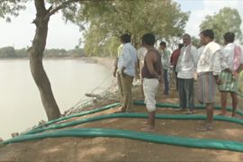 В Индии власти вынуждены осушить озеро, в котором утопилась ВИЧ-инфицированная