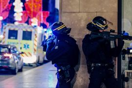 Страсбург оцеплен: ловят стрелка, убившего троих человек в центре города