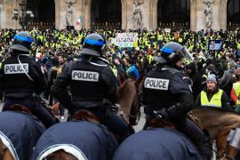 «Жёлтые жилеты» продолжили протесты, несмотря на уступки властей