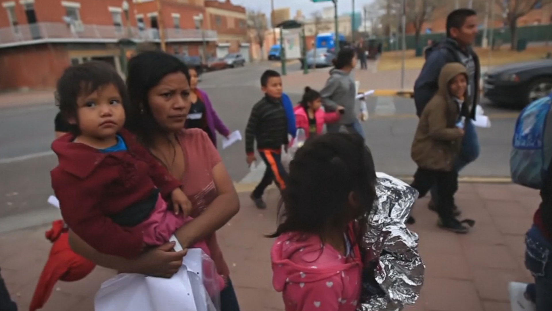 100 мигрантов из Центральной Америки оказались «в подвешенном состоянии»